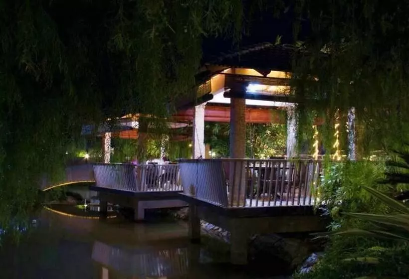 ホテル Laman Pesona Resort & Spa