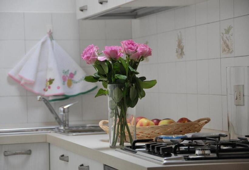 فندق ريفى Agriturismo Renai E Monte