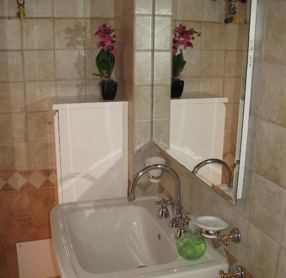 فندق ريفى Agriturismo Renai E Monte