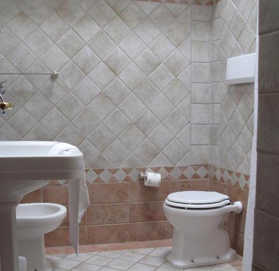 فندق ريفى Agriturismo Renai E Monte