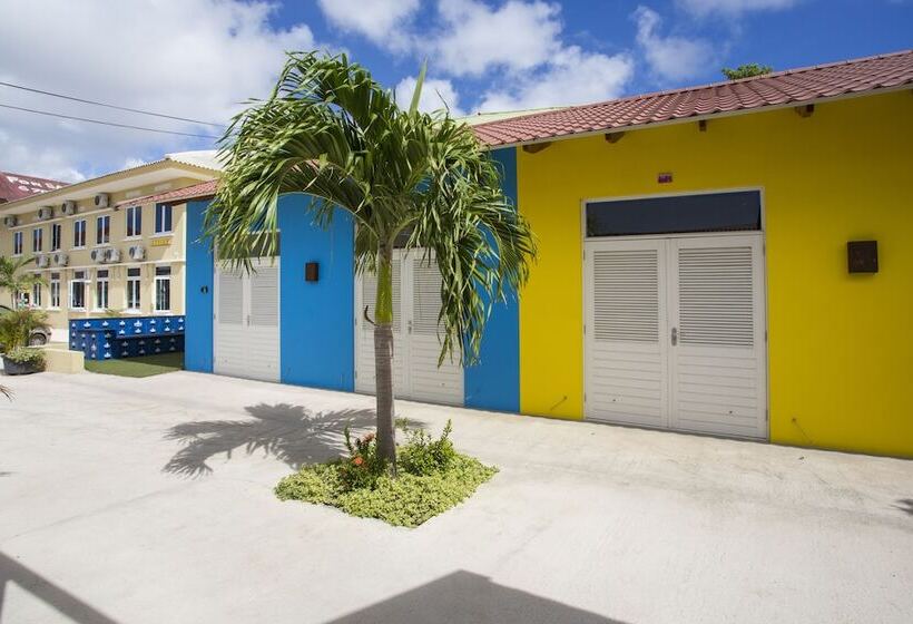هتل Willemstad Resort