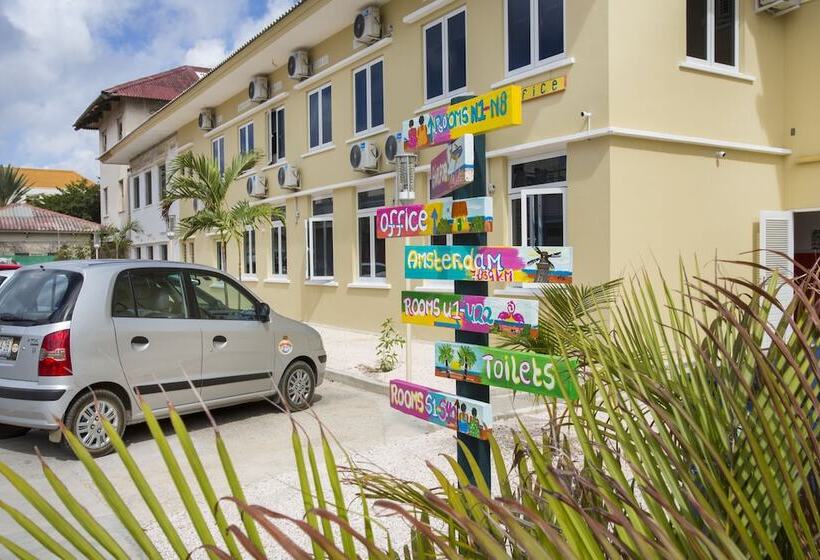 هتل Willemstad Resort