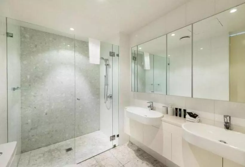 Lakefront 116 Kingston Act