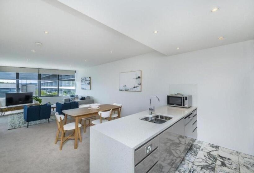 Lakefront 116 Kingston Act