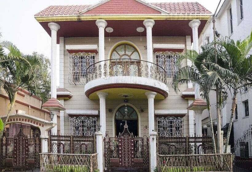 Landmark Ab Block Hotel By Oyo Rooms