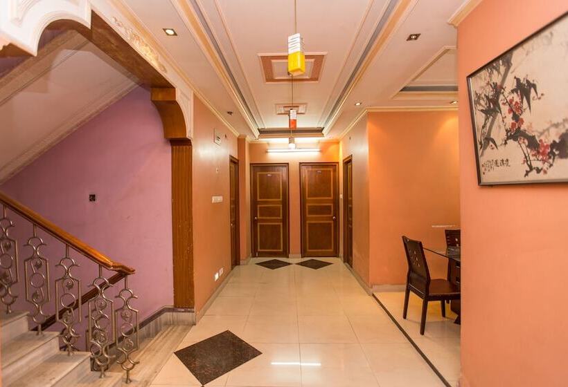 Landmark Ab Block Hotel By Oyo Rooms