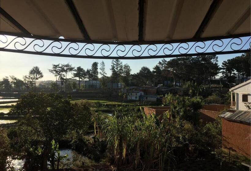 پانسیون Homelidays