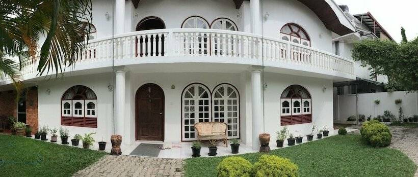 Pensione New White House