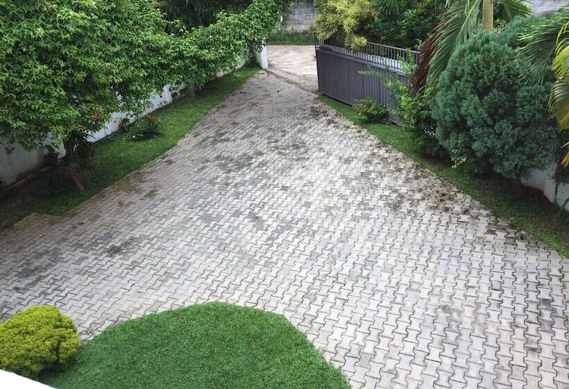 Pensione New White House