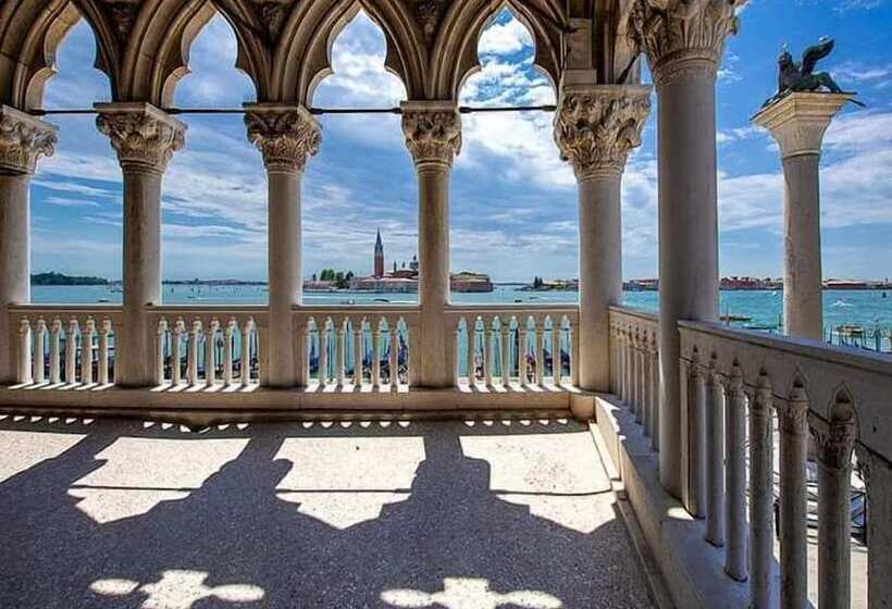 پانسیون Venice Lion Residence Vespucci