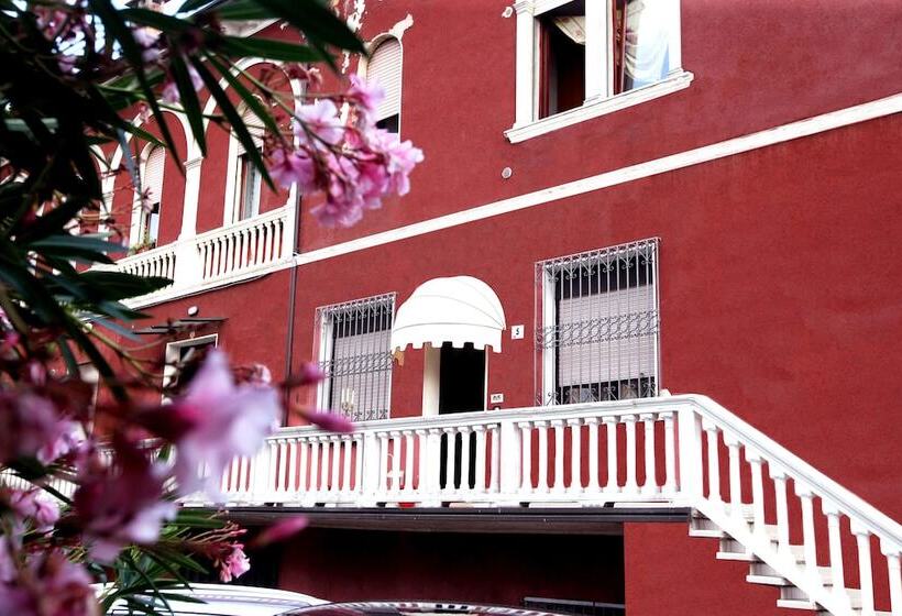 پانسیون Venice Lion Residence Vespucci