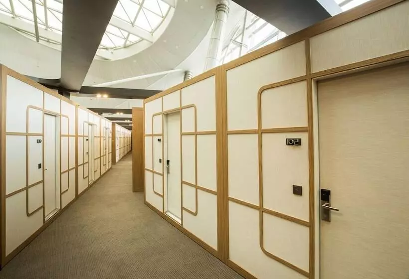 Capsule Hotel  Darakhyu  T1