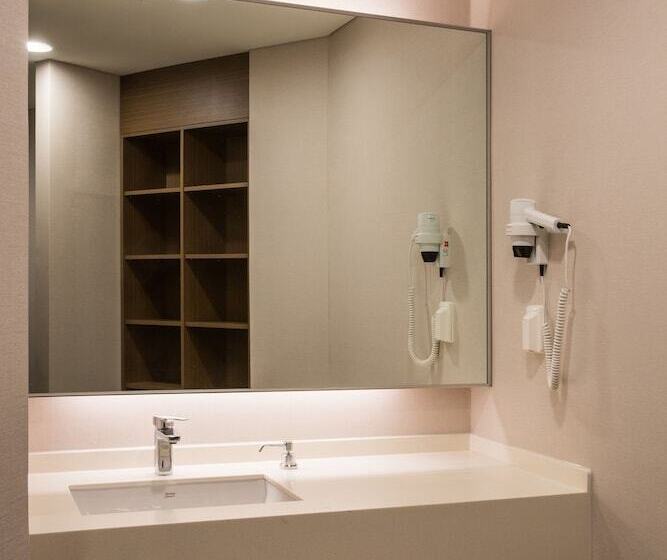 Capsule Hotel Darakhyu T1