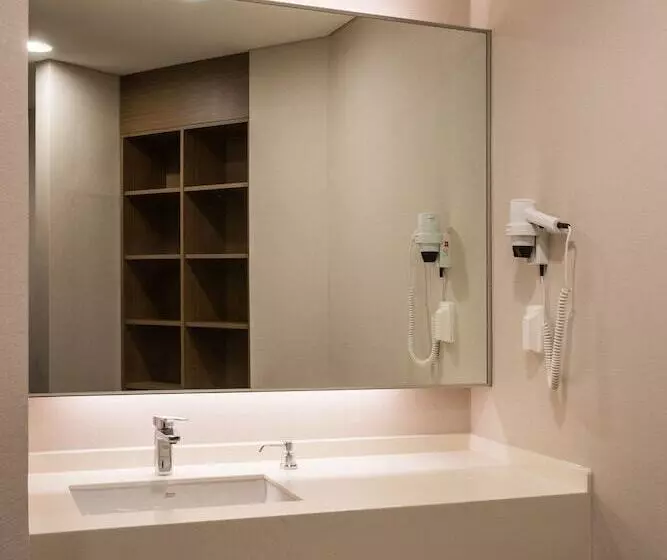 Capsule Hotel  Darakhyu  T1