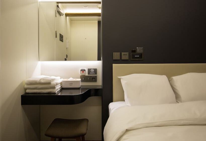Capsule Hotel Darakhyu T1