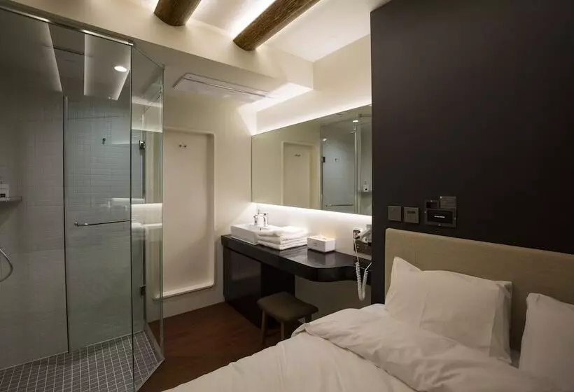 Capsule Hotel  Darakhyu  T1