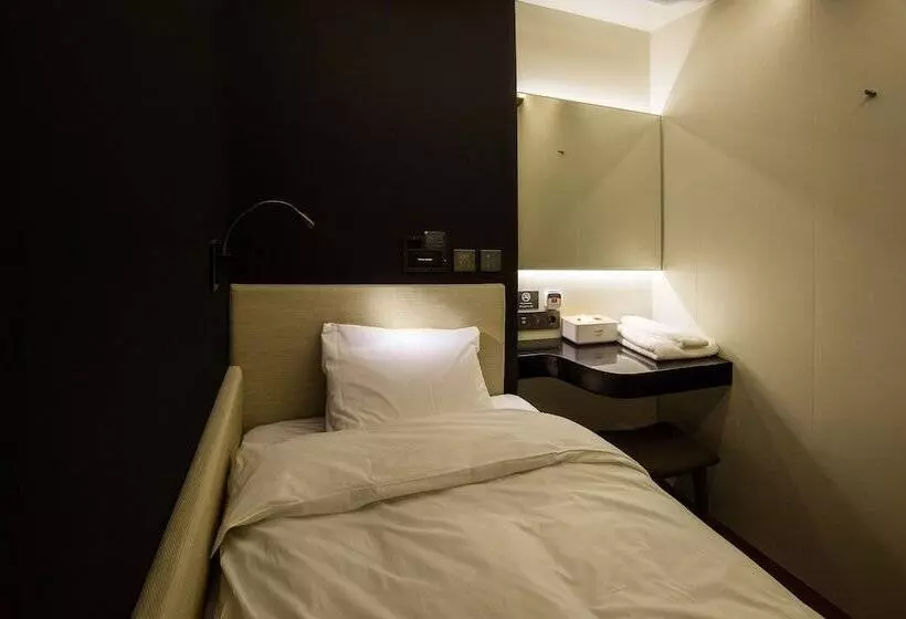 Capsule Hotel  Darakhyu  T1