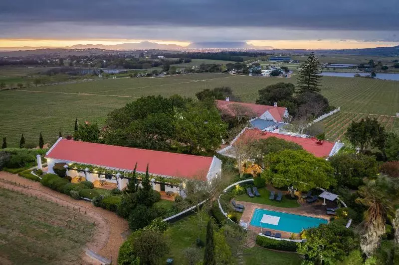 Eikendal Lodge