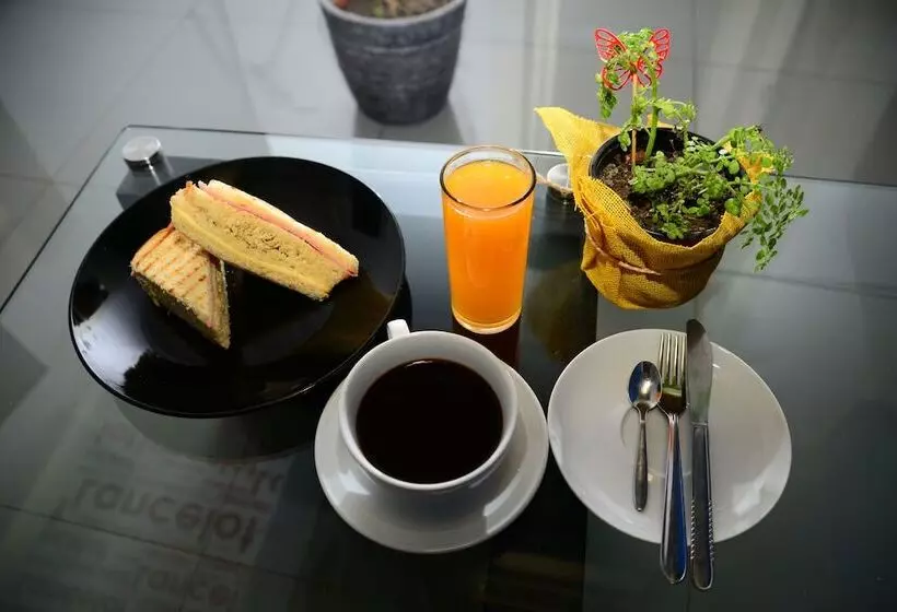 簡易ホテル Lancelot