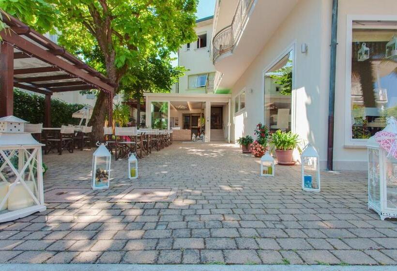 호텔 Airone Cervia B&b Camere E Appartamenti