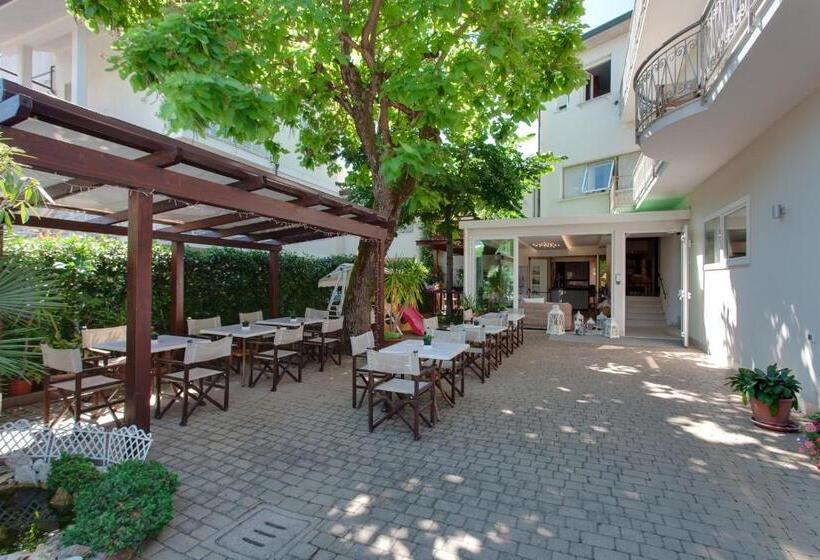 호텔 Airone Cervia B&b Camere E Appartamenti