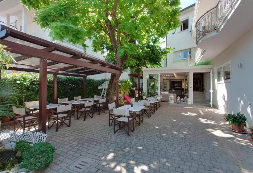 Hotelli Airone Cervia B&b Camere E Appartamenti