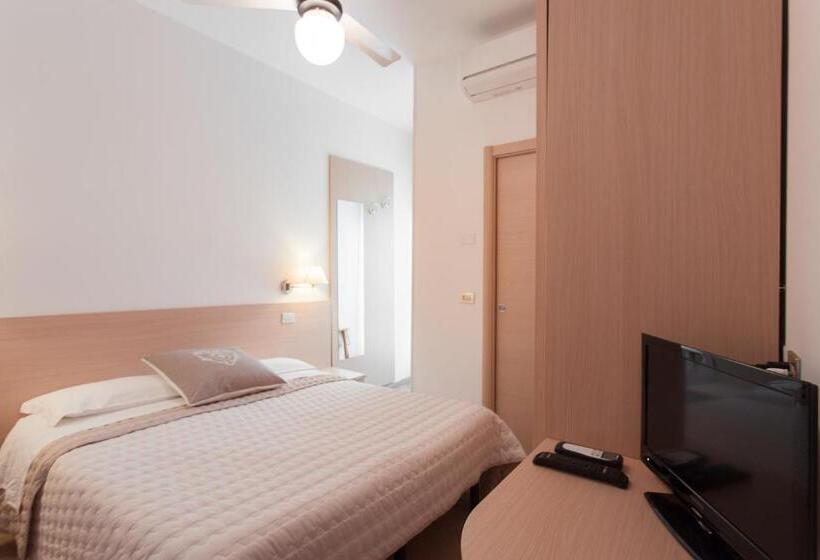 호텔 Airone Cervia B&b Camere E Appartamenti