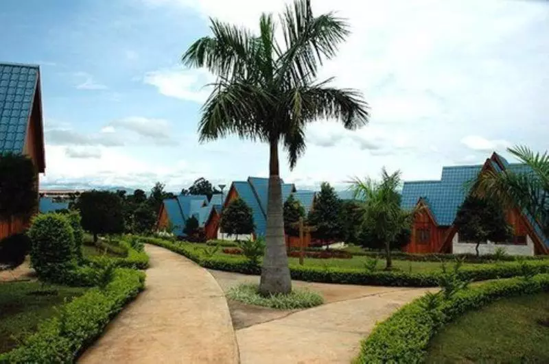 هتل Aye Thar Yar Golf Resort