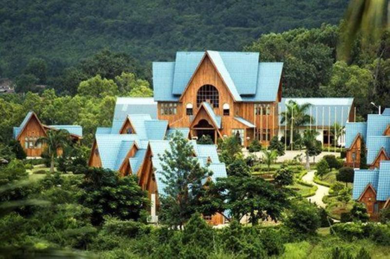 هتل Aye Thar Yar Golf Resort