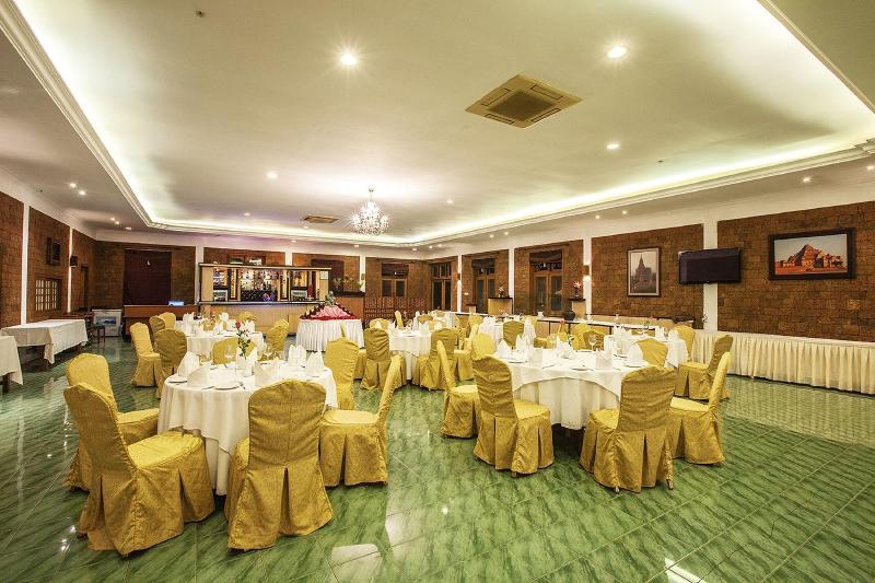 هتل Aye Thar Yar Golf Resort