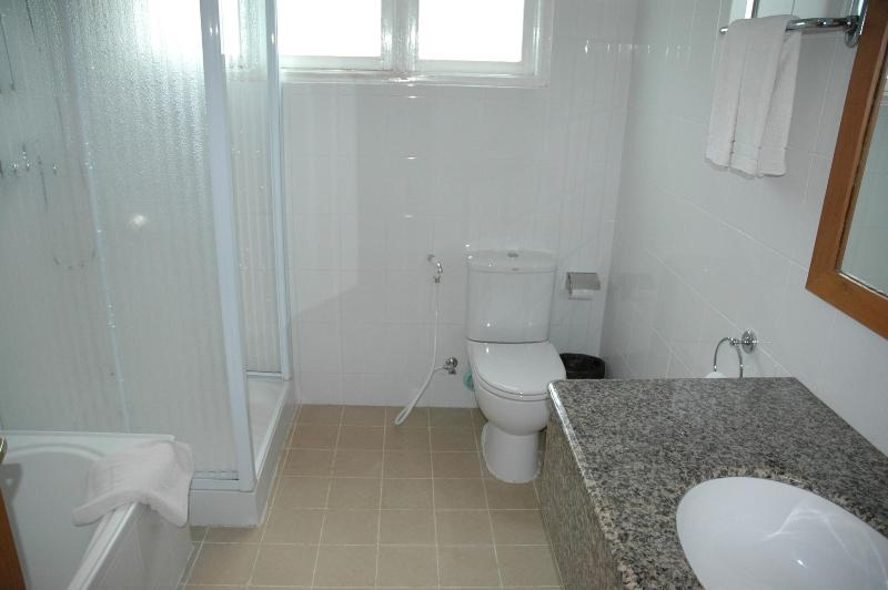 هتل Aye Thar Yar Golf Resort