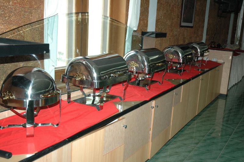 هتل Aye Thar Yar Golf Resort