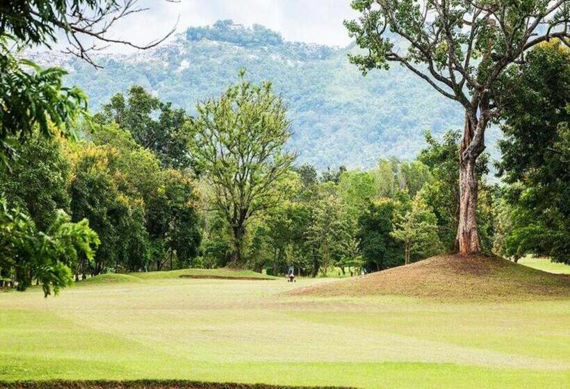 هتل Aye Thar Yar Golf Resort