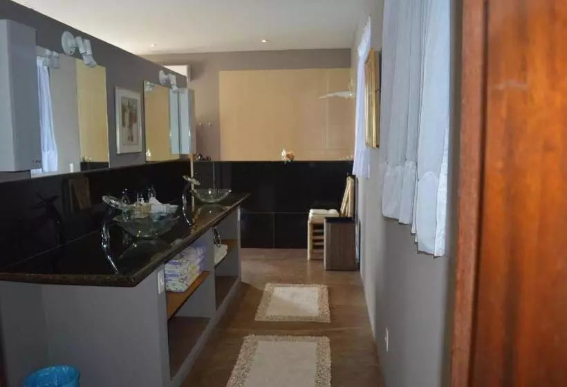 هتل Vila Pedra Mar