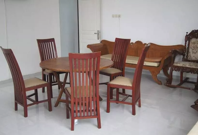 Majatalo Medical Kost