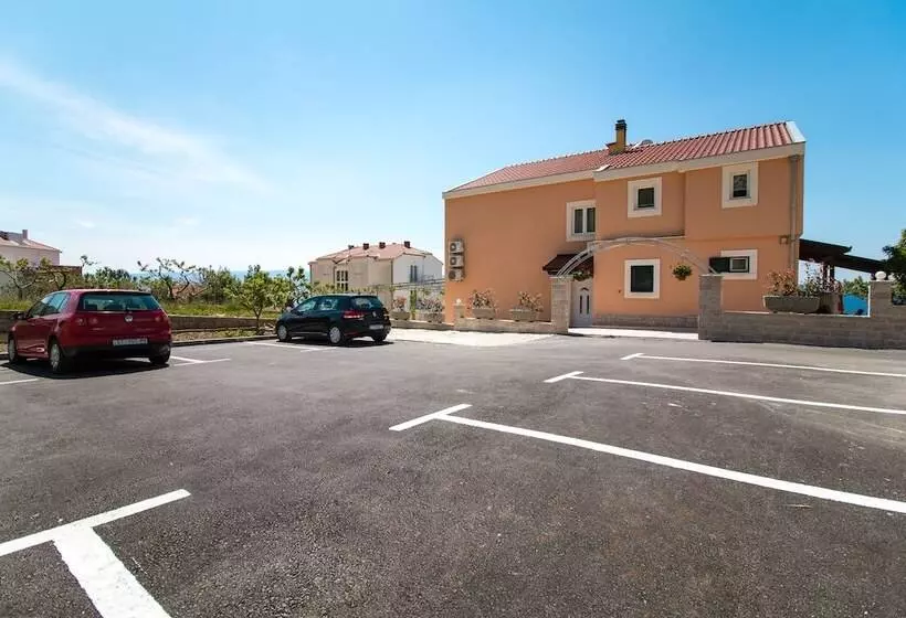 Apartments Rakuljic