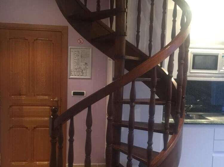 تختخواب و صبحانه Ps Orion