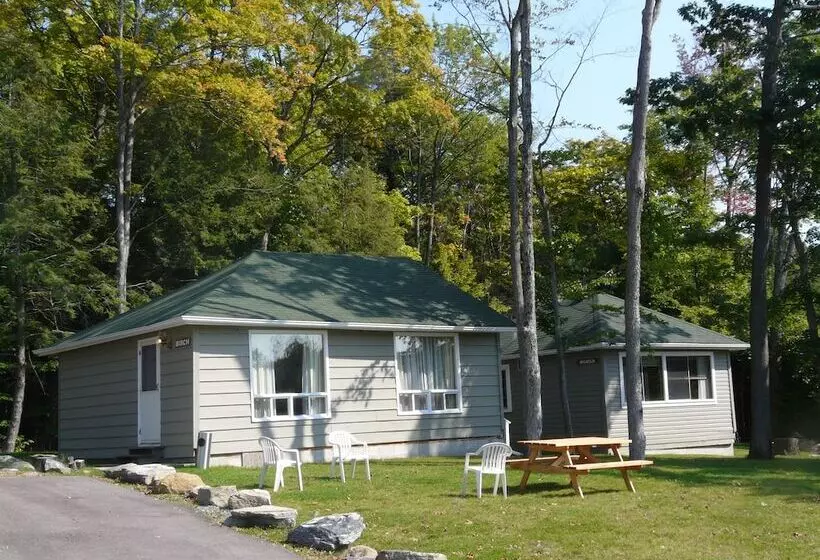 Hotelli Crestwood Inn