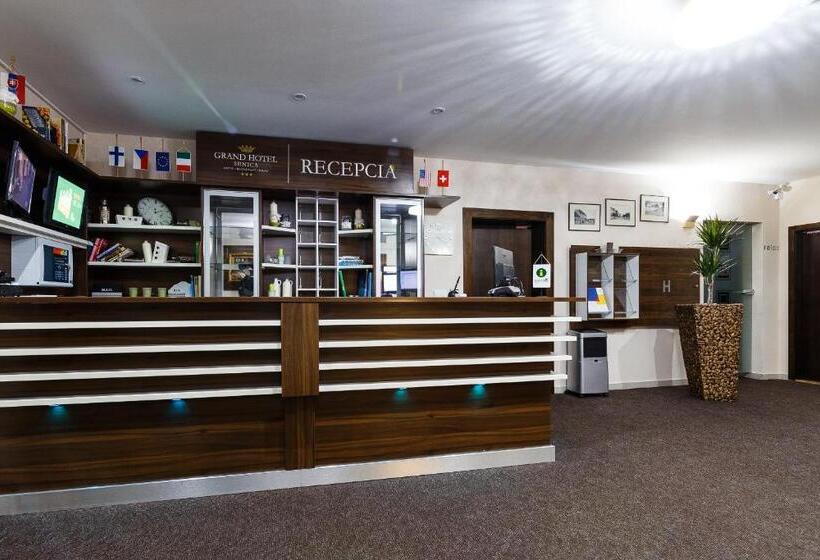 Grand Hotel Senica, Garni