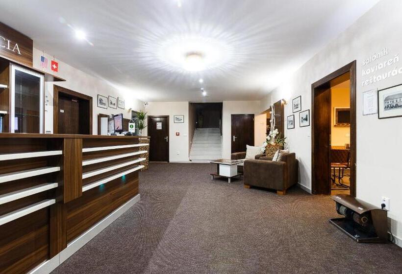 Grand Hotel Senica, Garni