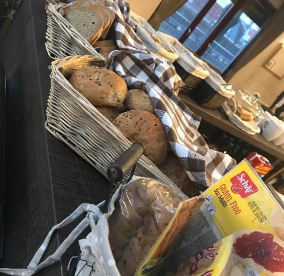 Grand Hotel Senica, Garni