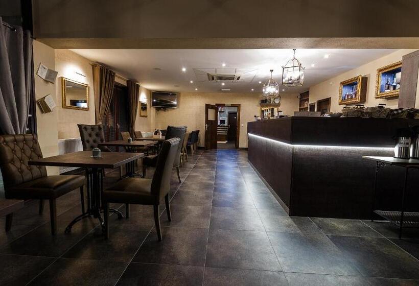 Grand Hotel Senica, Garni