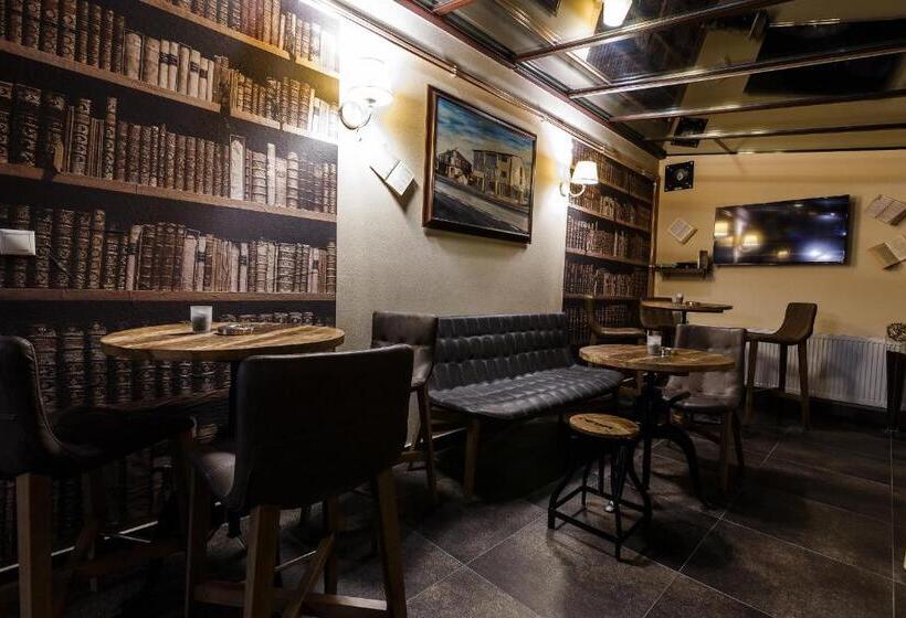 Grand Hotel Senica, Garni