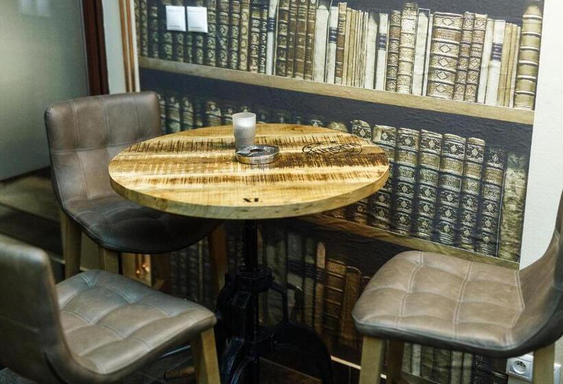 Grand Hotel Senica, Garni