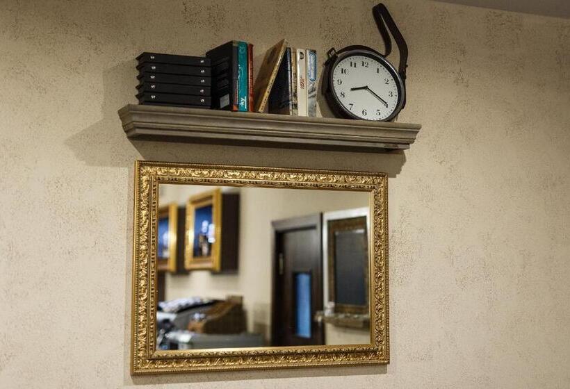 Grand Hotel Senica, Garni