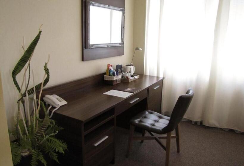 Grand Hotel Senica, Garni