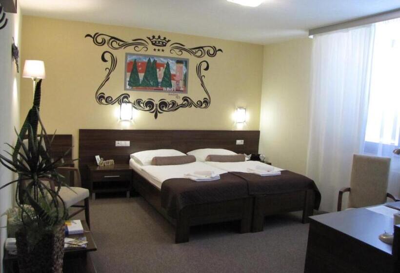 Grand Hotel Senica, Garni