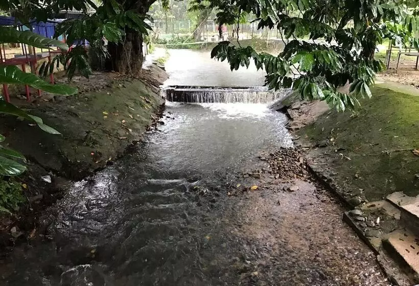 ホテル Happy Paradise