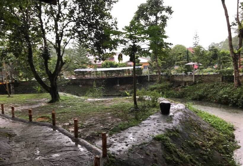 בית מלון כפרי Happy Paradise