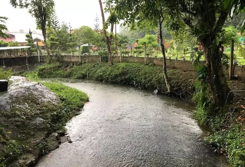 ホテル Happy Paradise